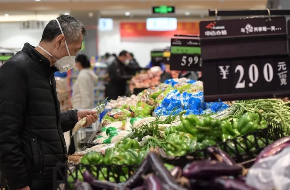 疫情中，一個中產(chǎn)家庭能撐多久？